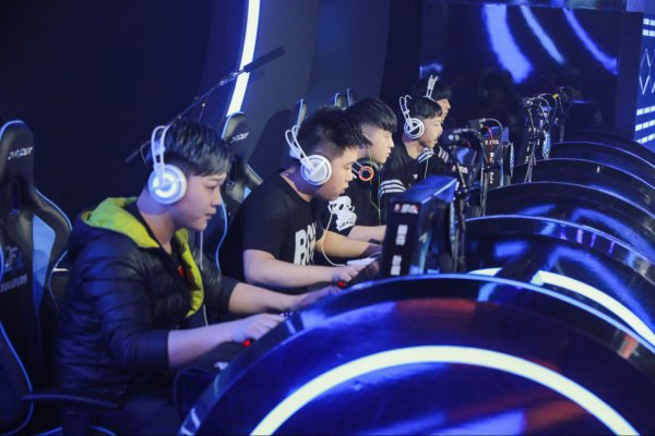 而湖人则在 而湖人则在