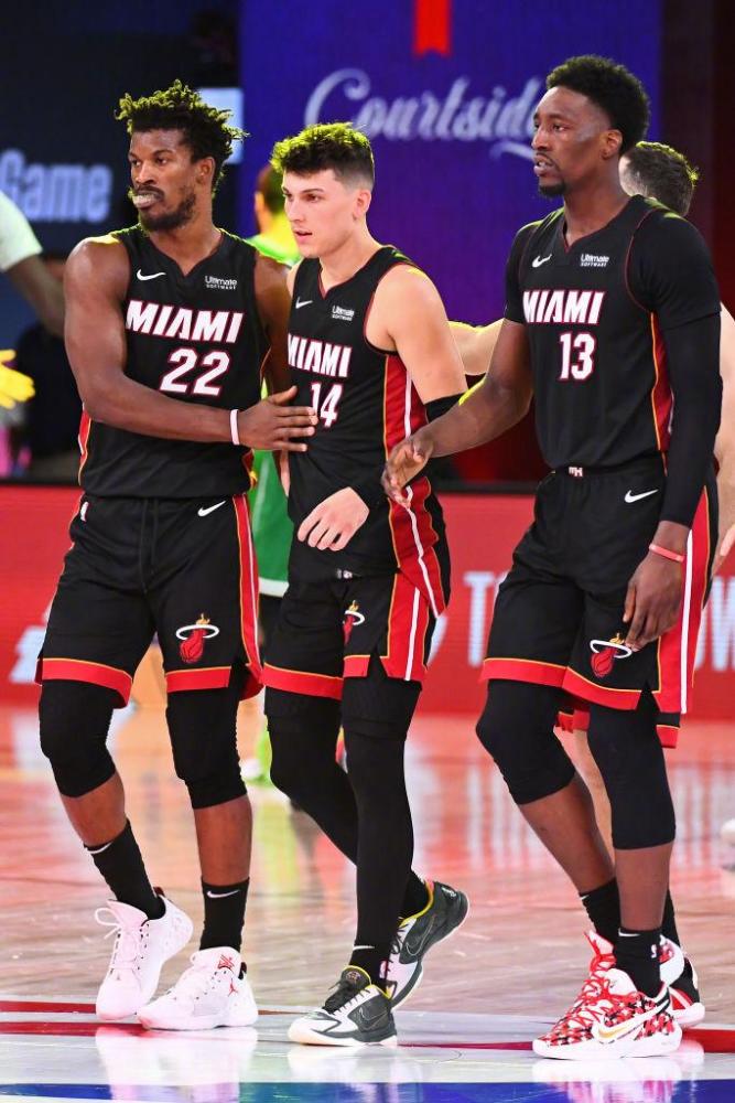 极高的篮球 极高的篮球