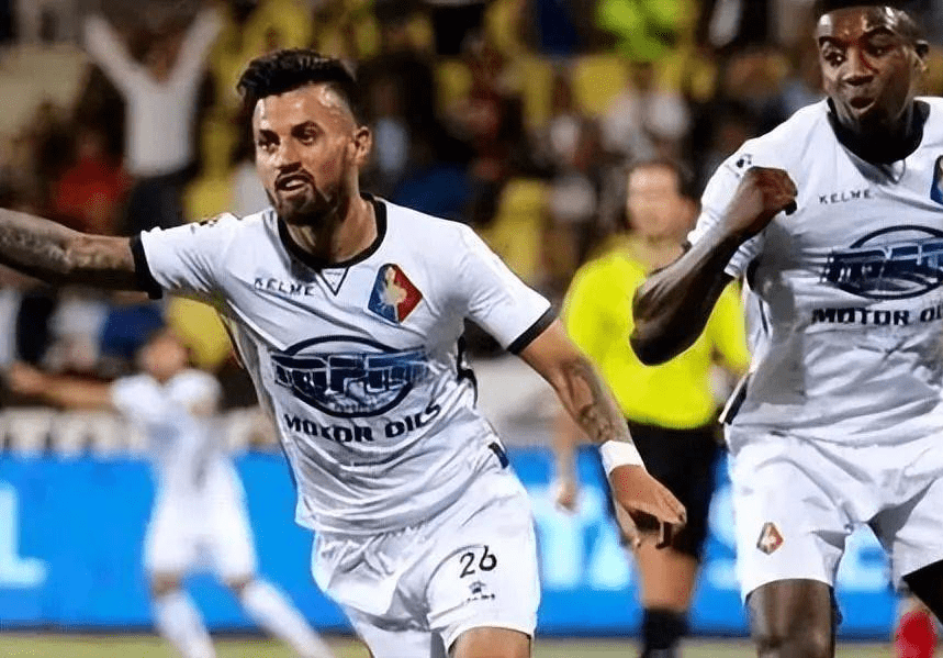 球员之间的 球员之间的