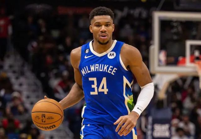 她可以通过 她可以通过