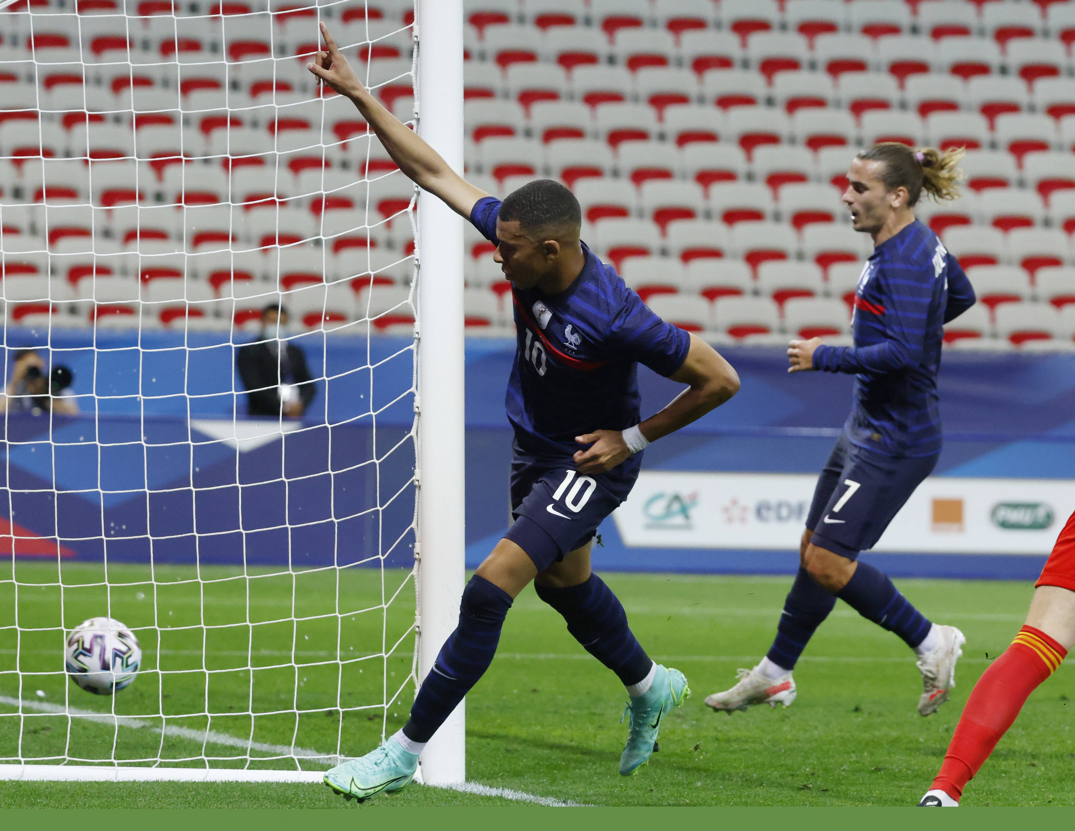 换制造错位 换制造错位